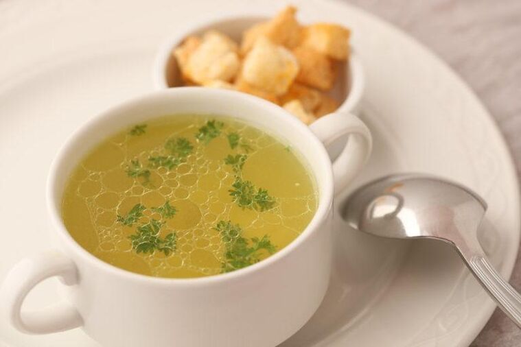 Supa de pui poate fi consumată pe tot parcursul celei de-a treia zile a dietei cu 6 petale. 